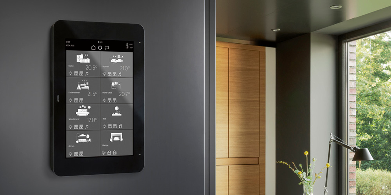 JUNG Smart Panel 8 bei Werlitz GmbH in Fritzlar